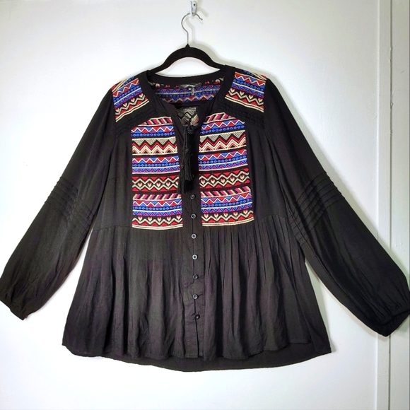 NWOT embroidery tassel tie blouse,Boho Chic, oversized M, Tunic, puff Sleeve. - Picture 1 of 14